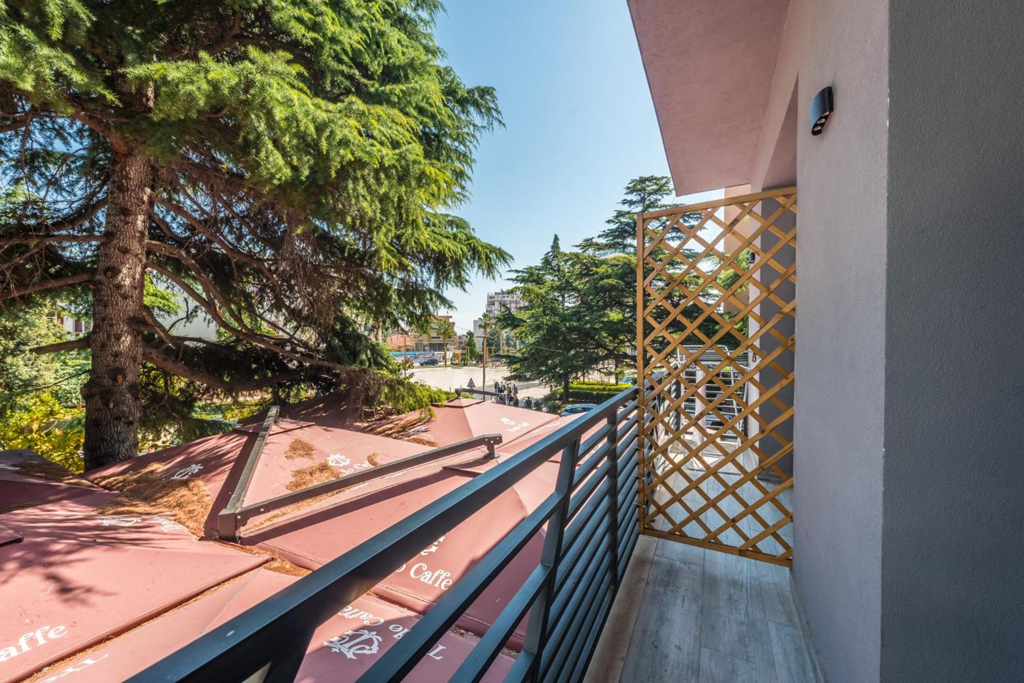 Vibrant - Fully Furnished Modern In City Center Apartament Durrës